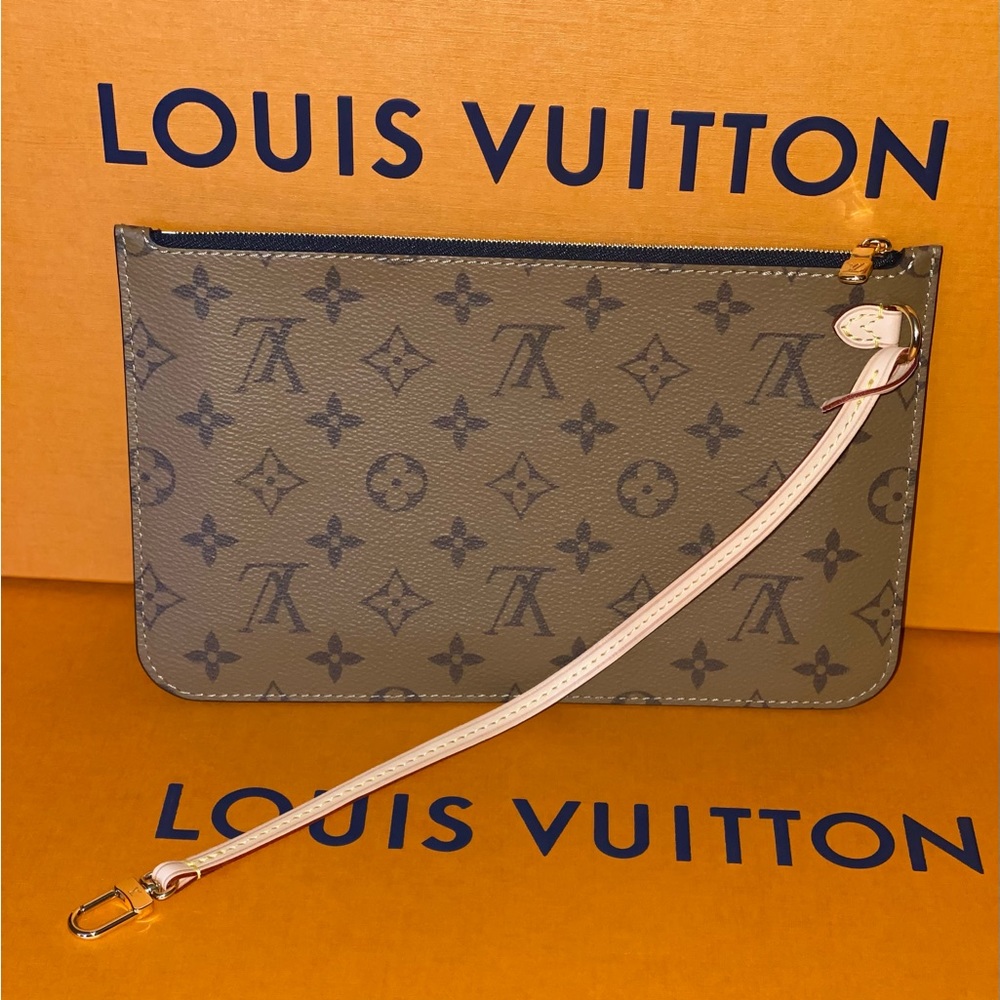 Louis Vuitton Neverfull Monogram reverse pouch/wristlet